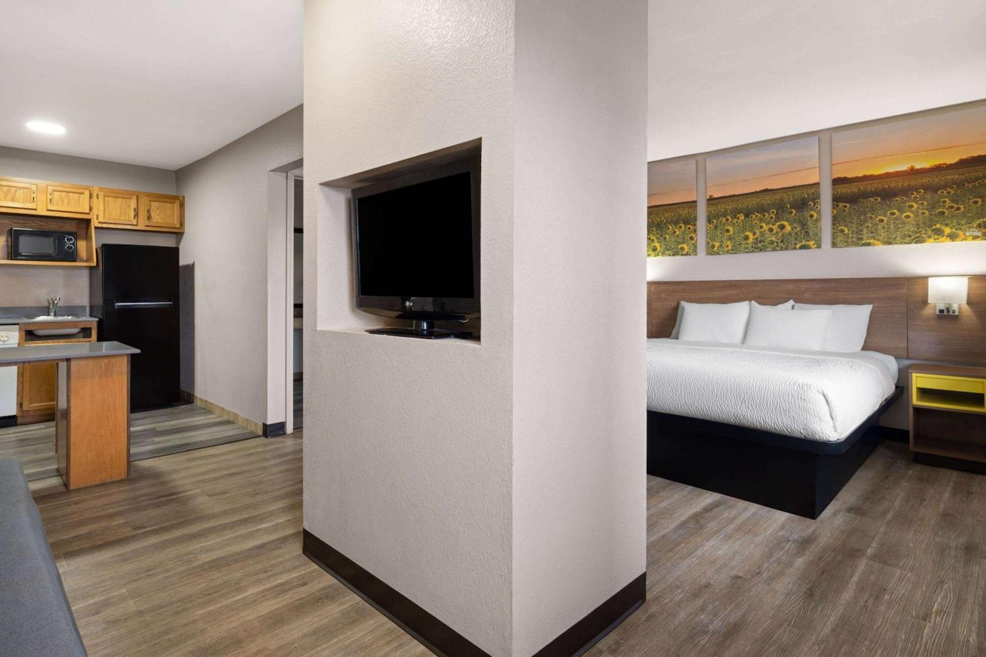 Days Inn & Suites By Wyndham Кокомо Екстер'єр фото