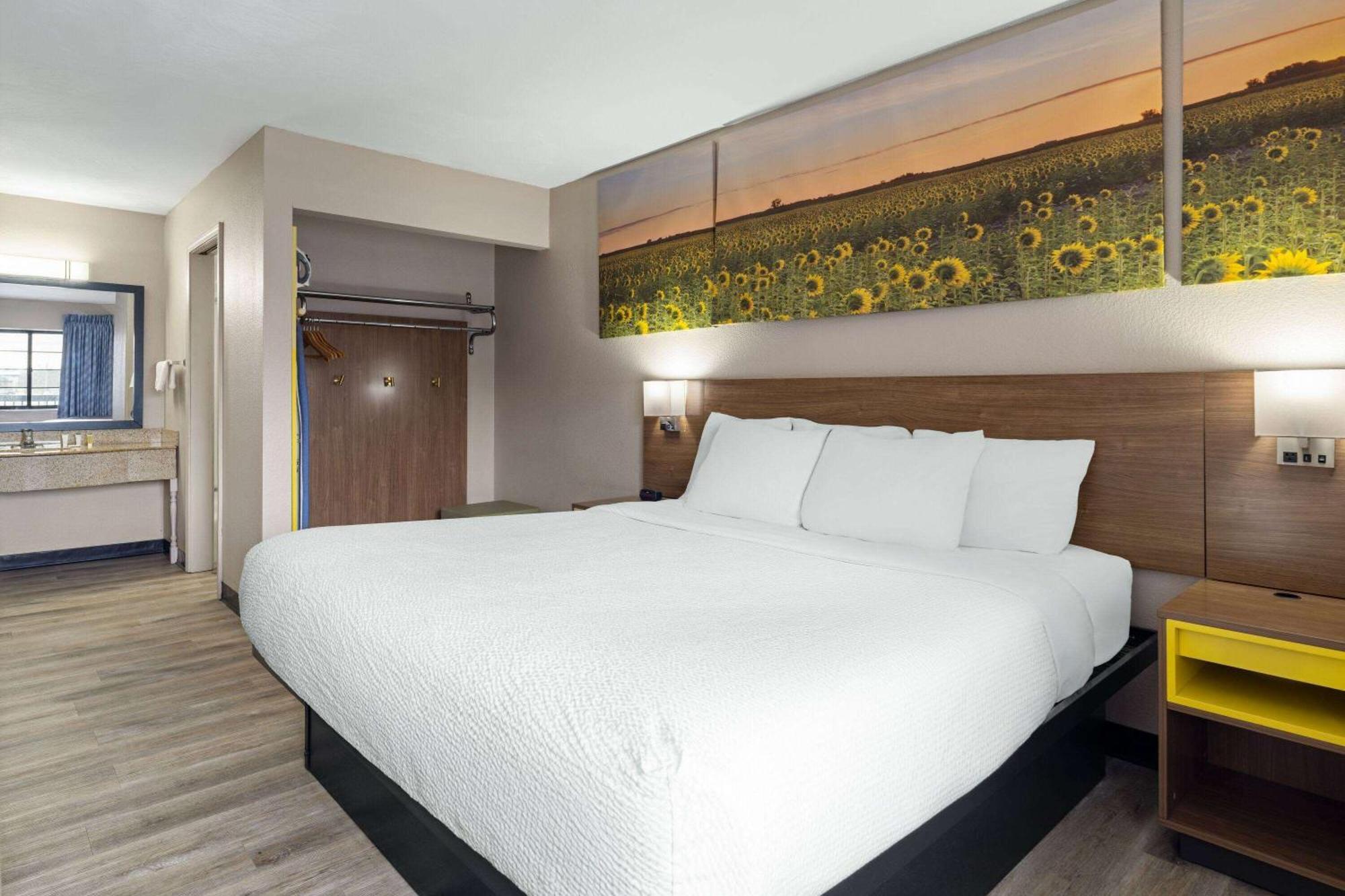 Days Inn & Suites By Wyndham Кокомо Екстер'єр фото