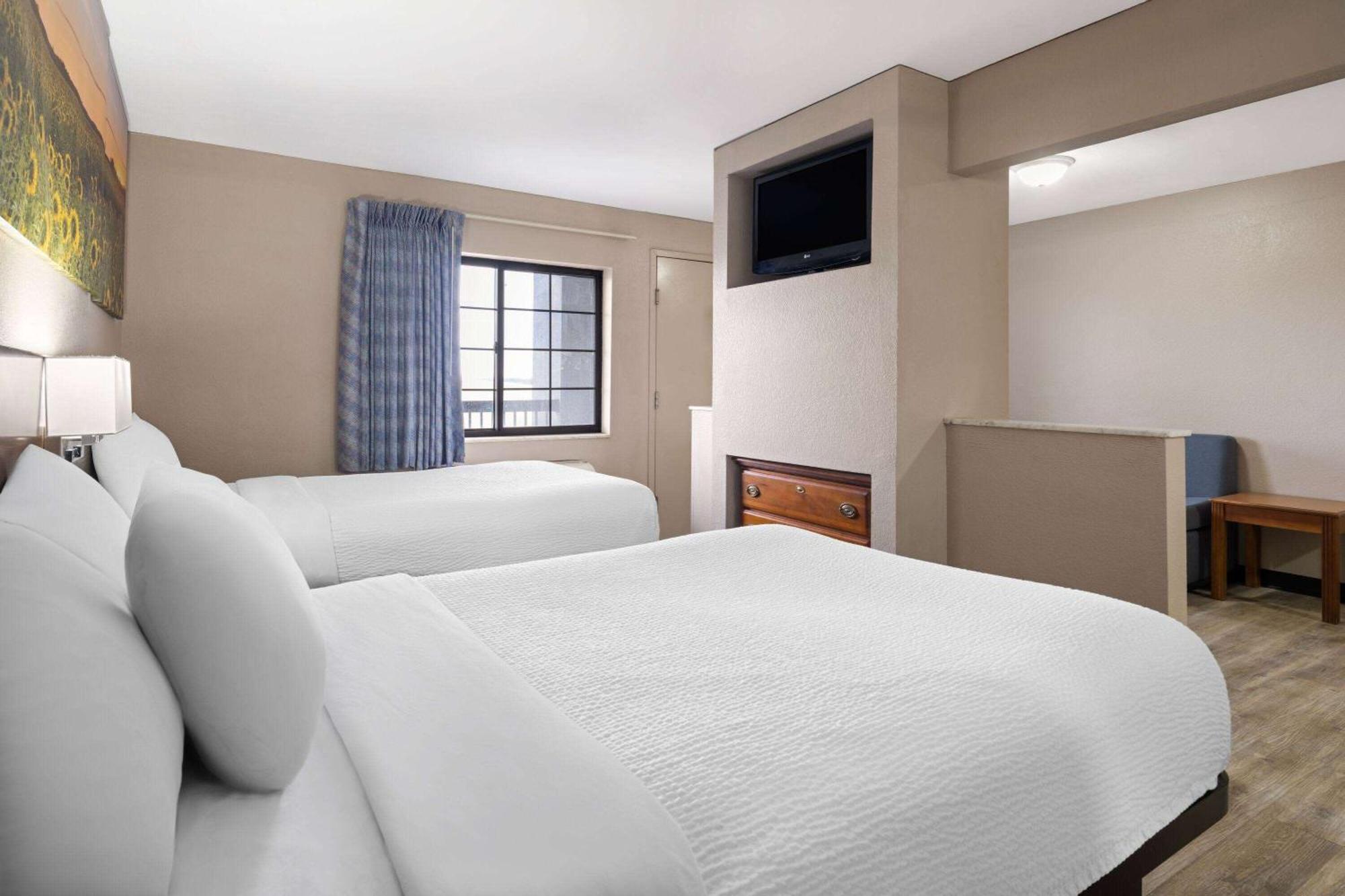 Days Inn & Suites By Wyndham Кокомо Екстер'єр фото