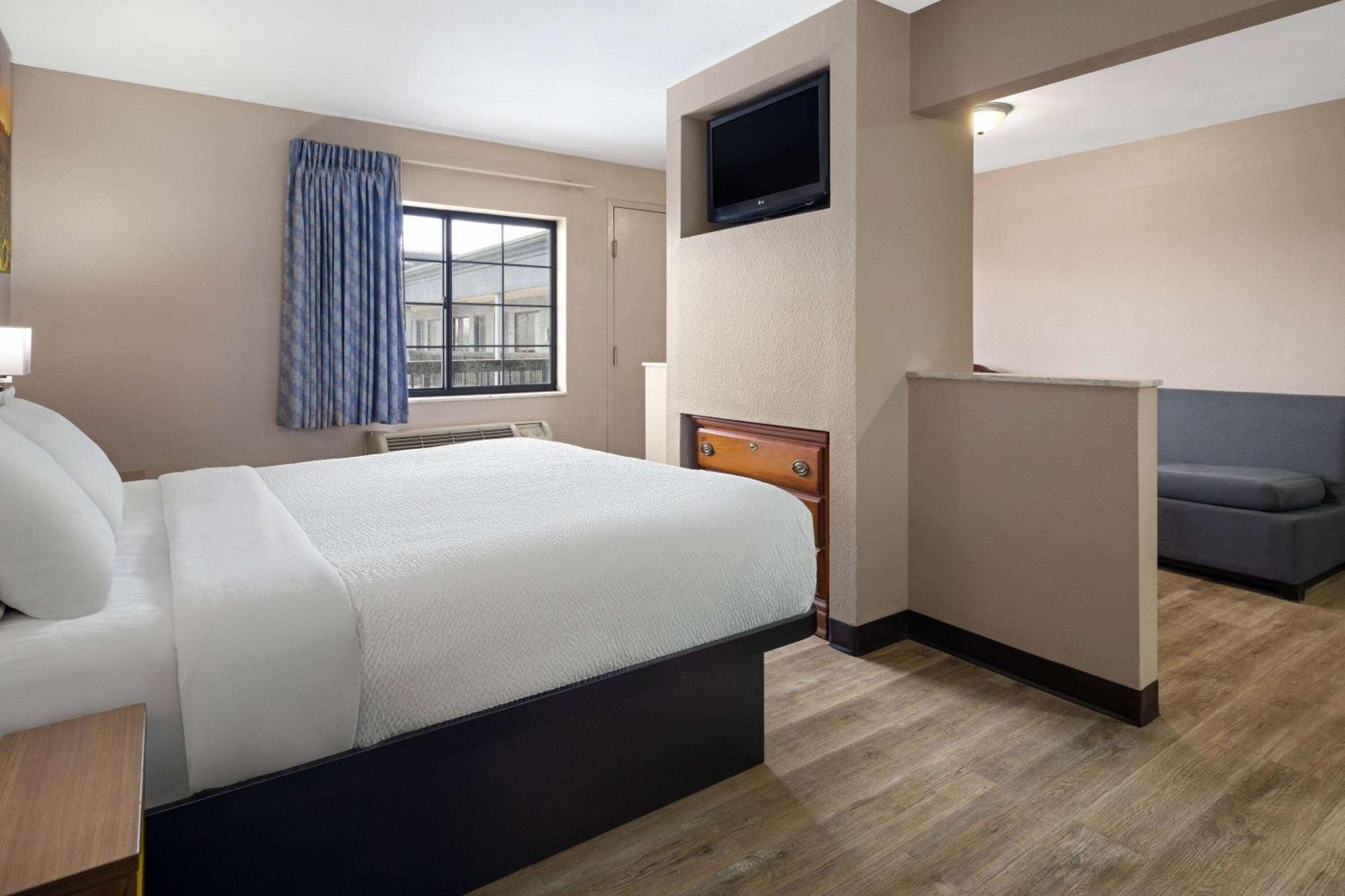 Days Inn & Suites By Wyndham Кокомо Екстер'єр фото