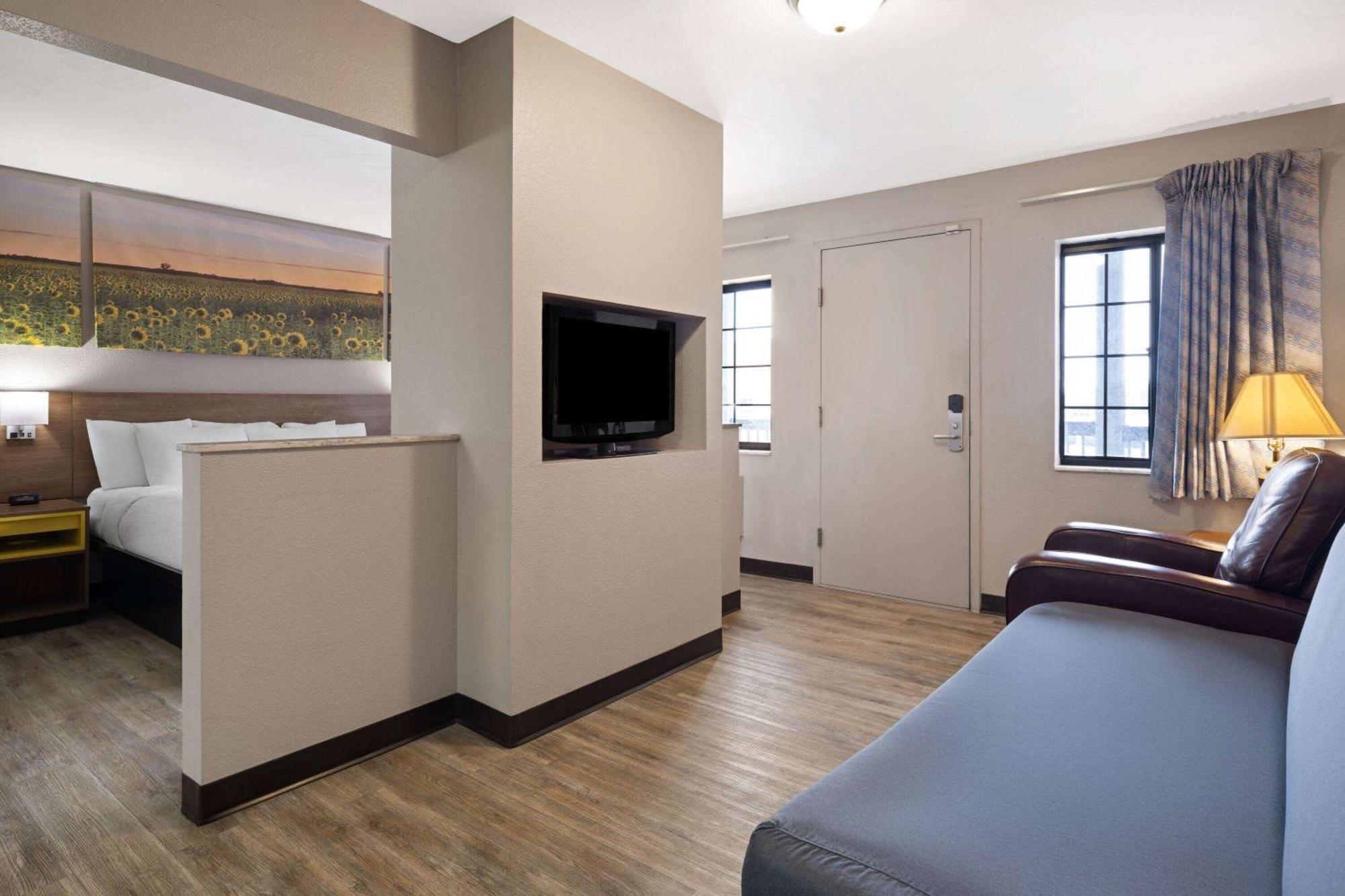Days Inn & Suites By Wyndham Кокомо Екстер'єр фото